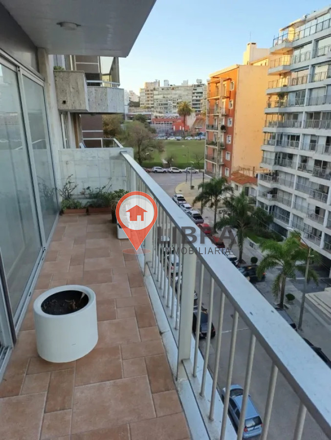 Apartamento ID.9930 - Alquiler En Villa Biarritz Apartamento, 3 Dormitorios, 2 Baños Y Garaje