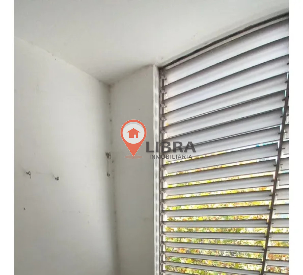 Apartamento ID.9931 - Alquiler Amplio Apartamento En Pleno Centro De Montevideo, 3 Dormitorios Y 2 Baños