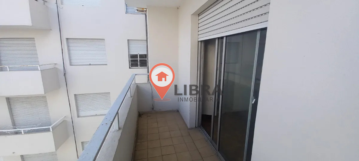 Apartamento ID.9931 - Alquiler Amplio Apartamento En Pleno Centro De Montevideo, 3 Dormitorios Y 2 Baños