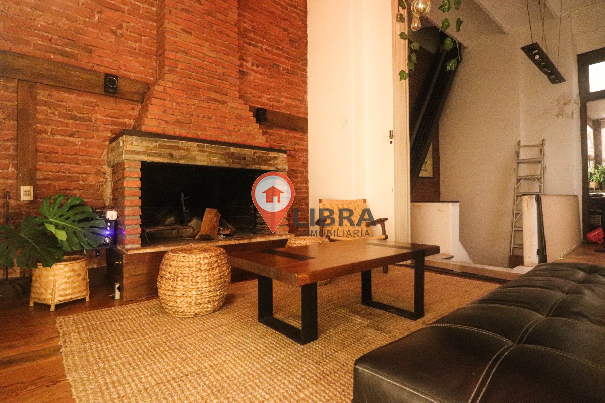 Apartamento ID.7235 - Se Vende Apartamento Tipo Casa Totalmente Independiente Y Sin Gastos Comunes Balcón Estufa A Leña, Azotea Exclusiva Con Parillero Y Lavader