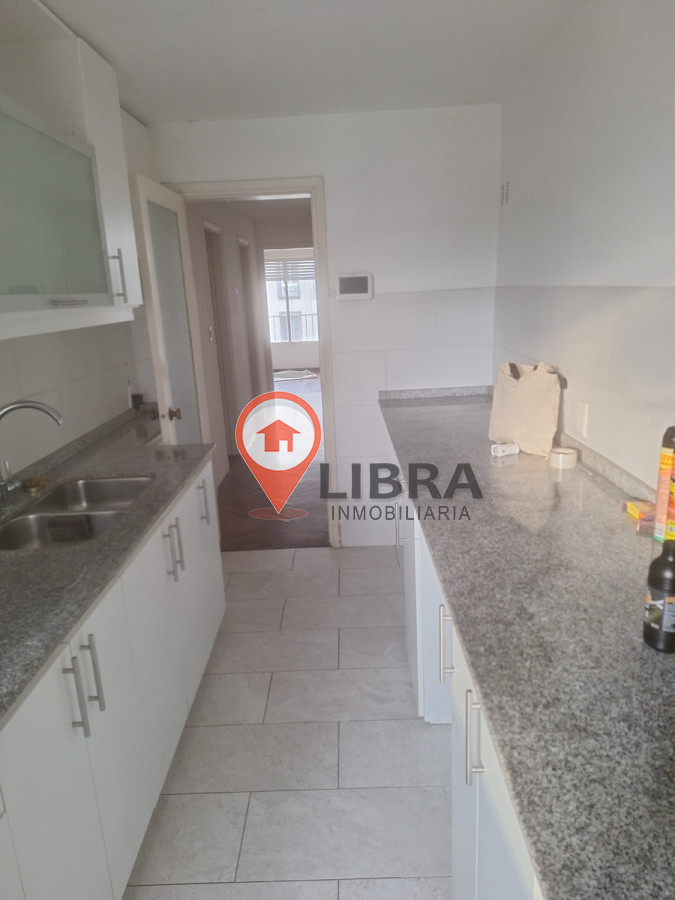 Apartamento ID.8642 - Muy Lindo Apartamento De 2 Dorm Con Balcón 