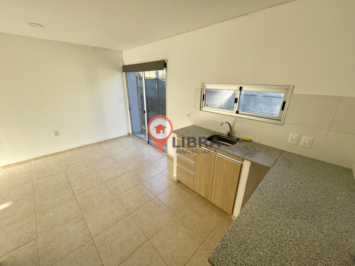 Apartamento ID.5564 - Alquiler Duplex 2 Dorm Balcón Patio Cochera Malvin Norte