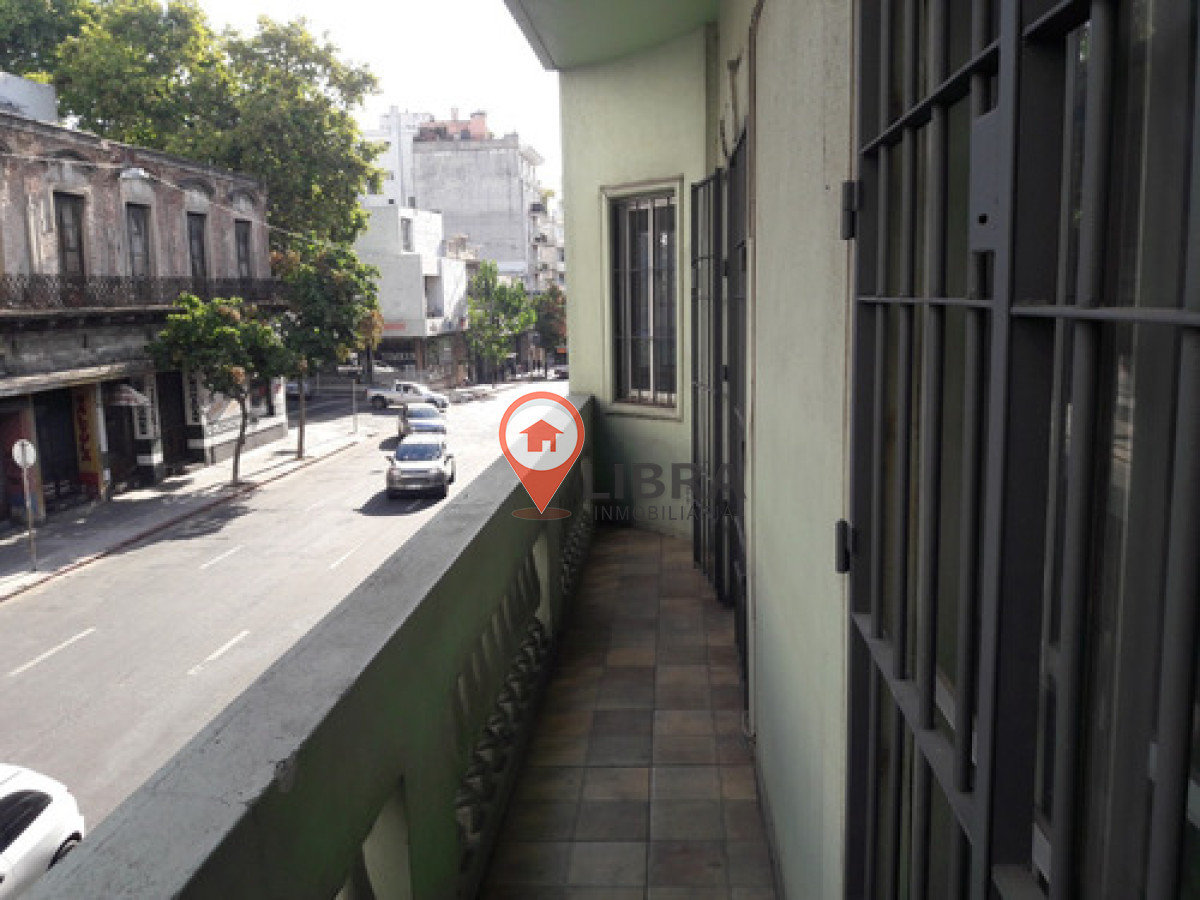 Apartamento ID.9027 - Alquiler Apartamento 2 Dormitorios Balcon Centro