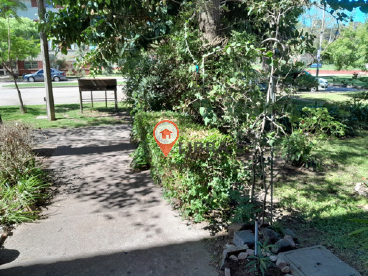Apartamento ID.9743 - Alquiler Apartamento 2 Dormitorios En Mercado Modelo