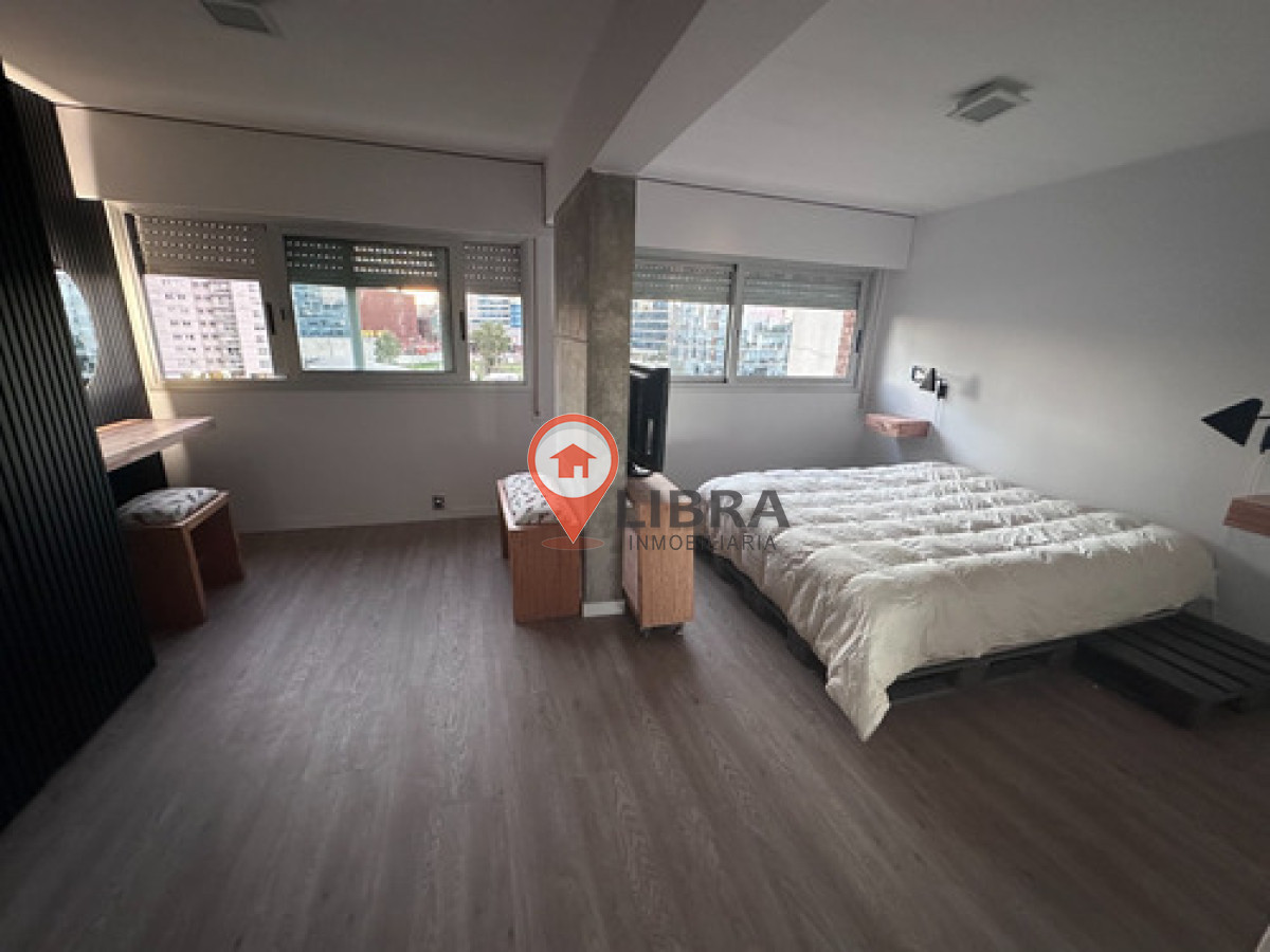 Apartamento ID.9042 - Alquiler Apartamento Amoblado 2 Dormitorios 2 Baños Cochera En Puerto De Buceo
