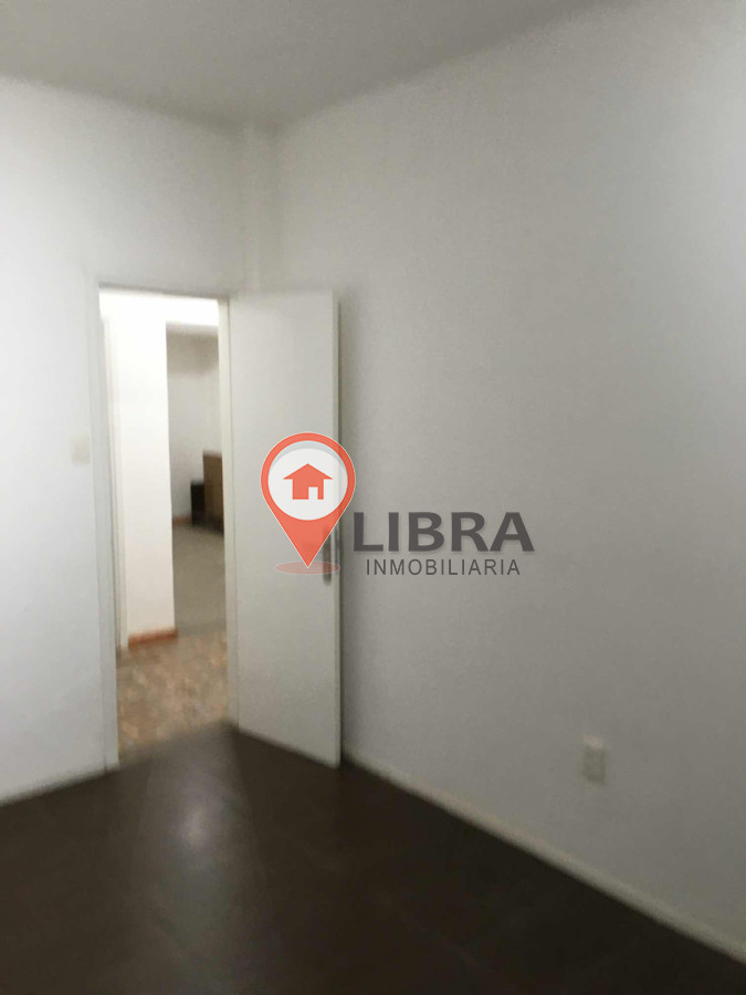 Apartamento ID.3453 - Alquiler Apartamento 2 Dormitorios Reducto Con Patio Luminoso