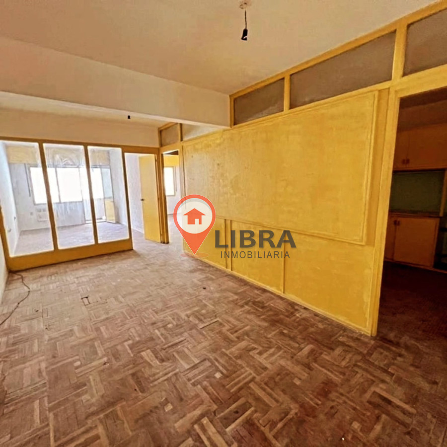 Apartamento ID.8407 - Alquiler Apartamento De 2 Dormitorios Con Balcón En Centro