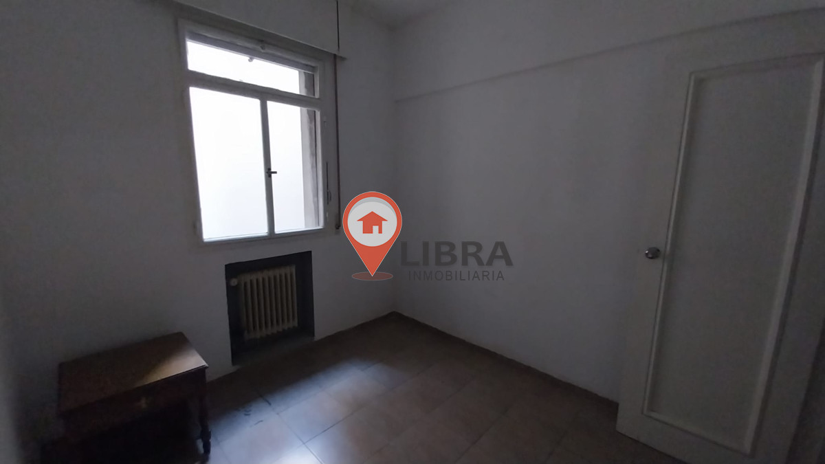 Apartamento ID.1253 - En Alquiler Apartamento En Ciudad Vieja 2 Dormitorios Sobre Plaza Zabala
