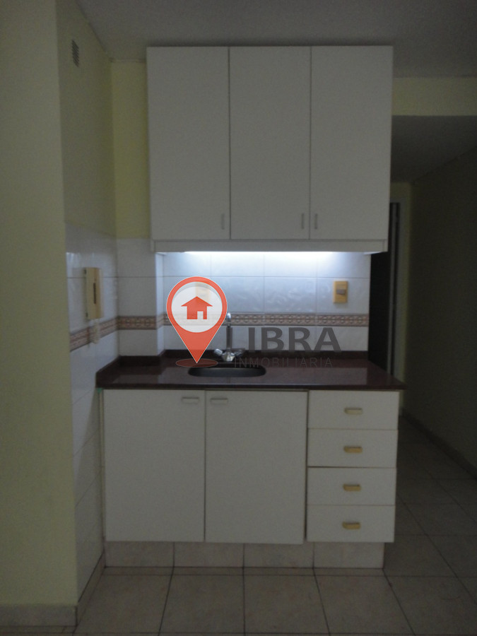 Apartamento ID.8469 - Alquiler Apartamento 1 Dormitorio Muy Iluminado En Centro