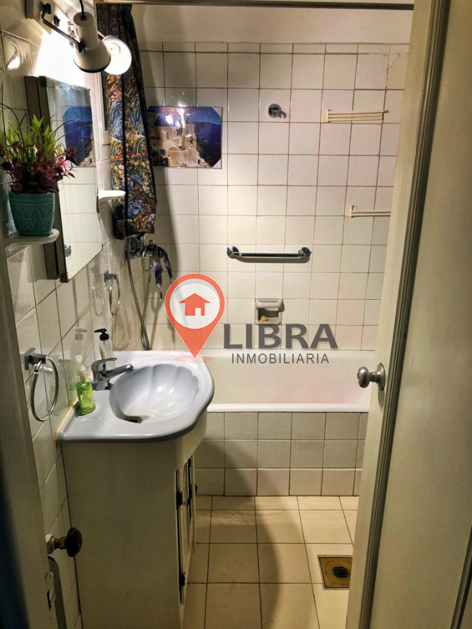 Apartamento ID.3050 - IMPERDIBLE! SE VENDE EN CIUDAD VIEJA 3 DORMITORIOS 2 BAÑOS!