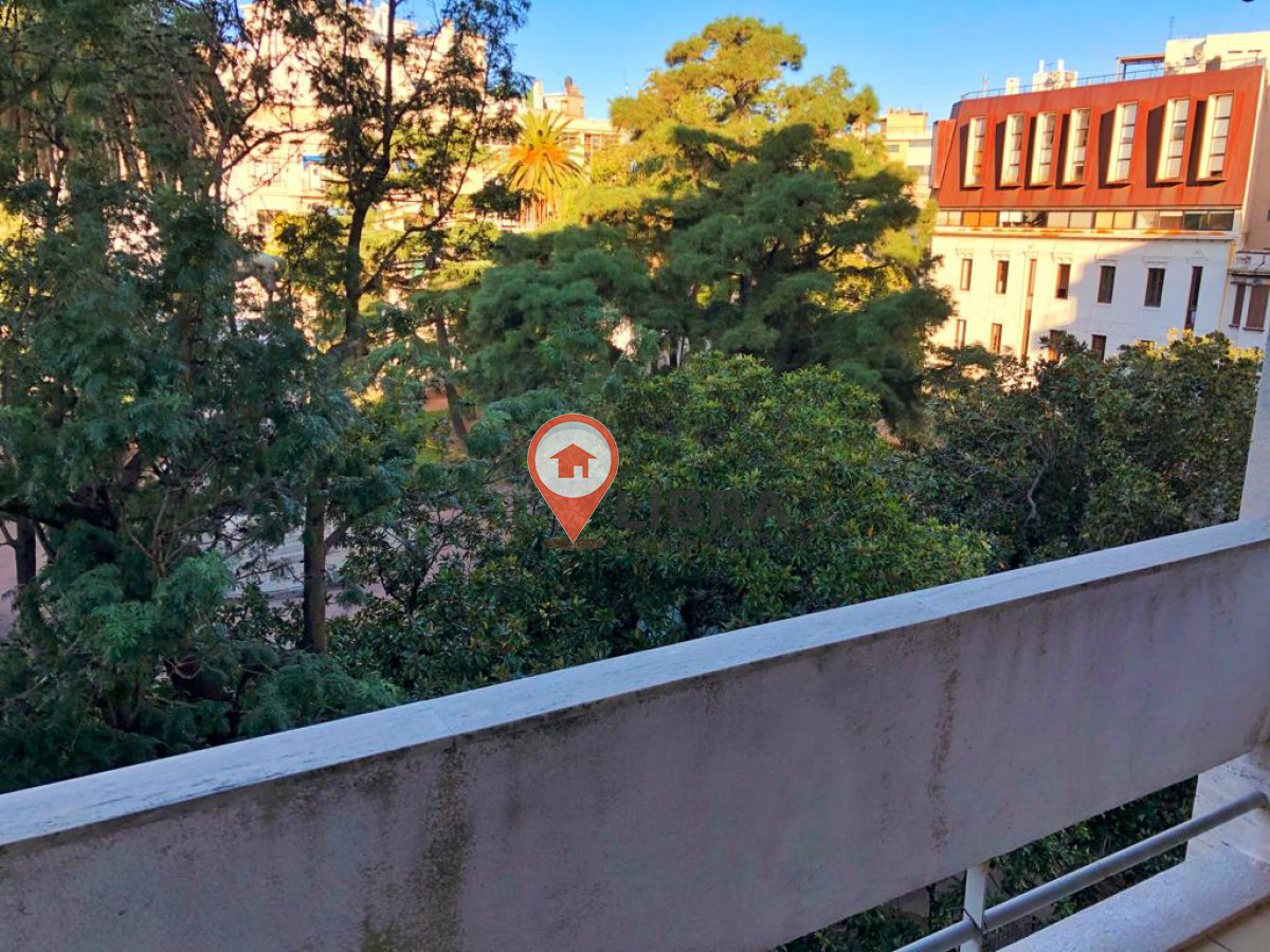 Apartamento ID.3050 - IMPERDIBLE! SE VENDE EN CIUDAD VIEJA 3 DORMITORIOS 2 BAÑOS!