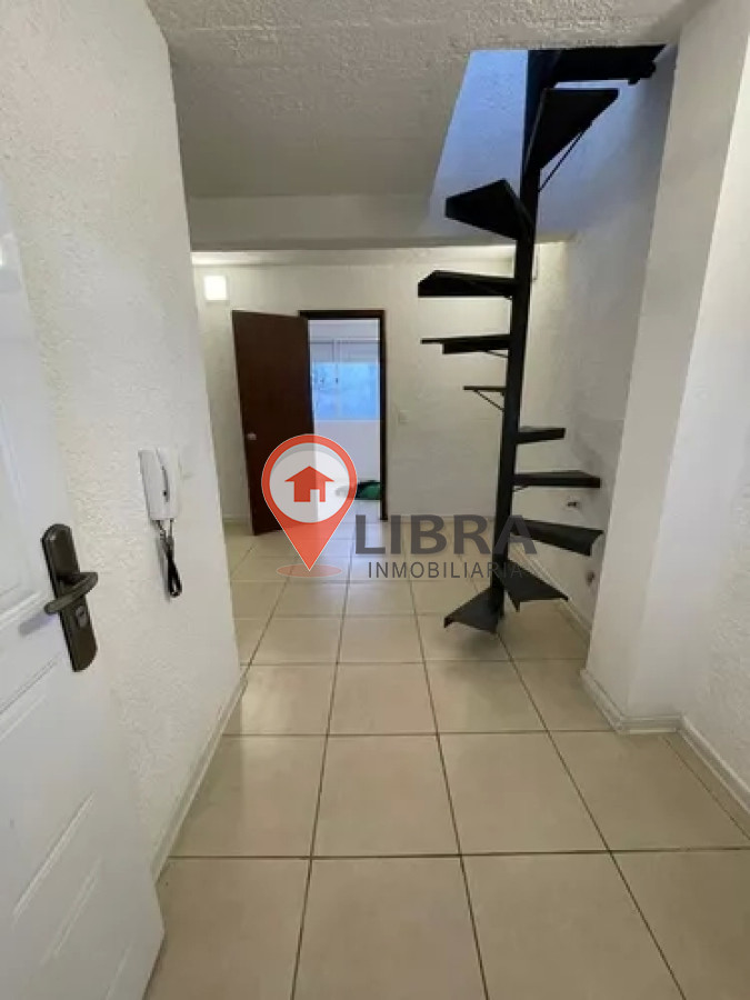 Apartamento ID.1912 - Apartamento Duplex 1 Dormitorio Pocitos Bajos Gastos Comunes