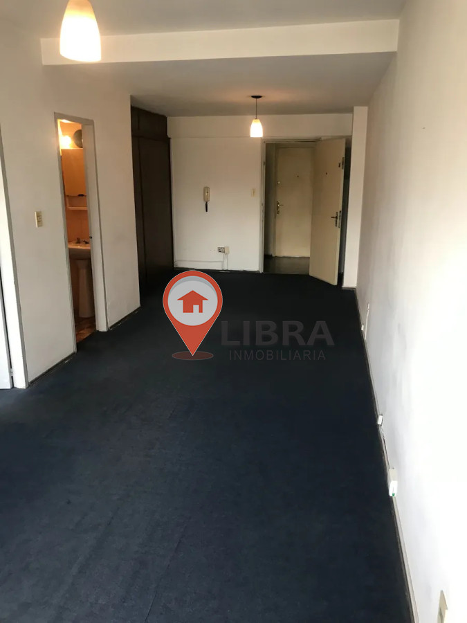 Apartamento ID.10210 - Alquiler Apartamento 1 Dormitorio Al Frente Luminoso Centro