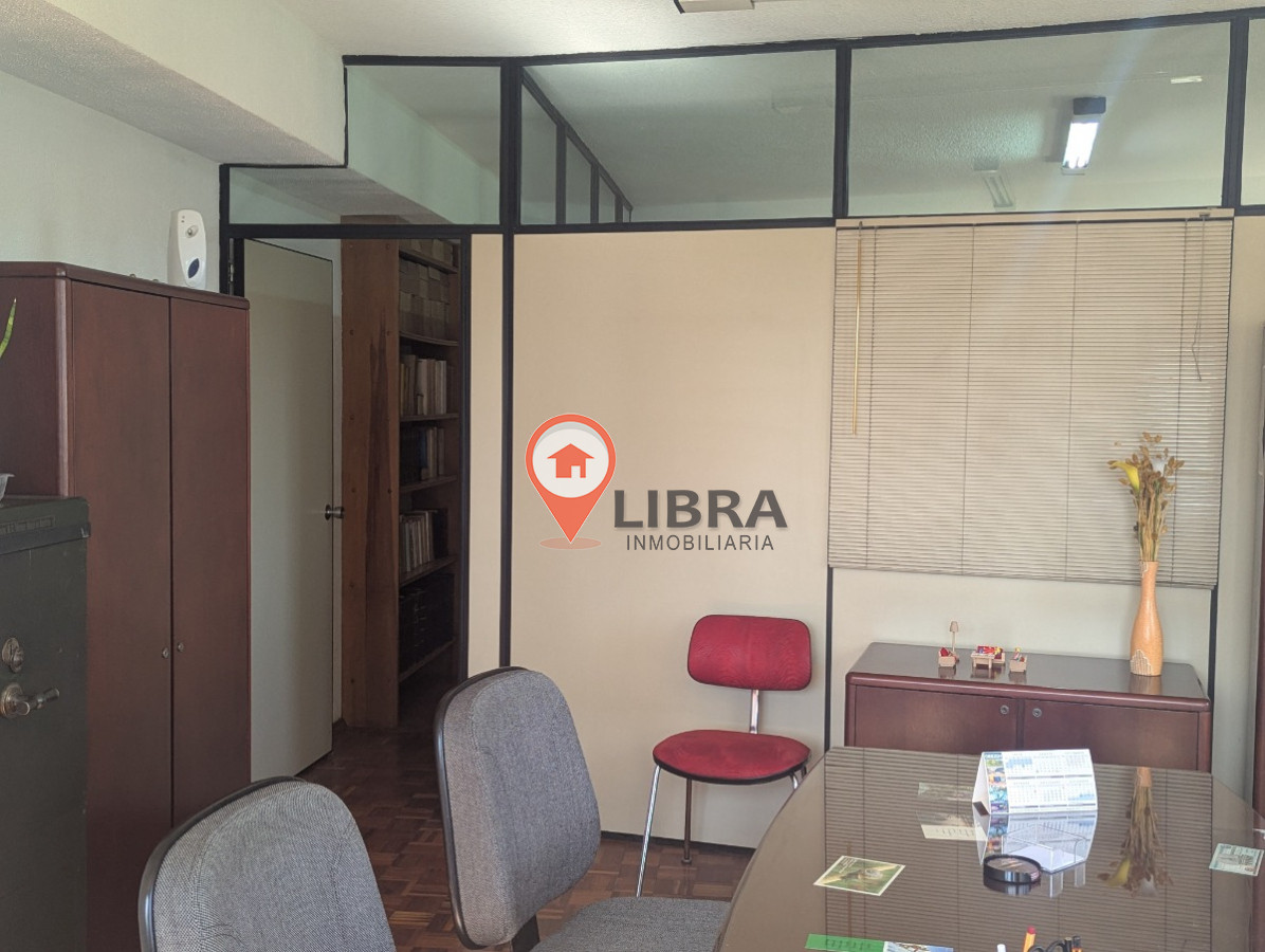 Apartamento ID.7644 - Apartamento Torre El Gaucho Para Oficina O Consultorio Vista A 18 De Julio