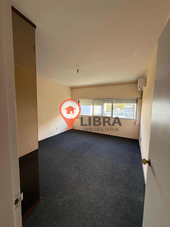Apartamento ID.9600 - Hermoso Apartamento De 2 Dorm En Centro