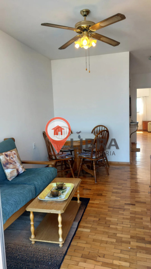 Apartamento ID.7910 - Se Alquila Apartamento 1 Dormitorio Amoblado Y Equipado Con Balcón En Centro