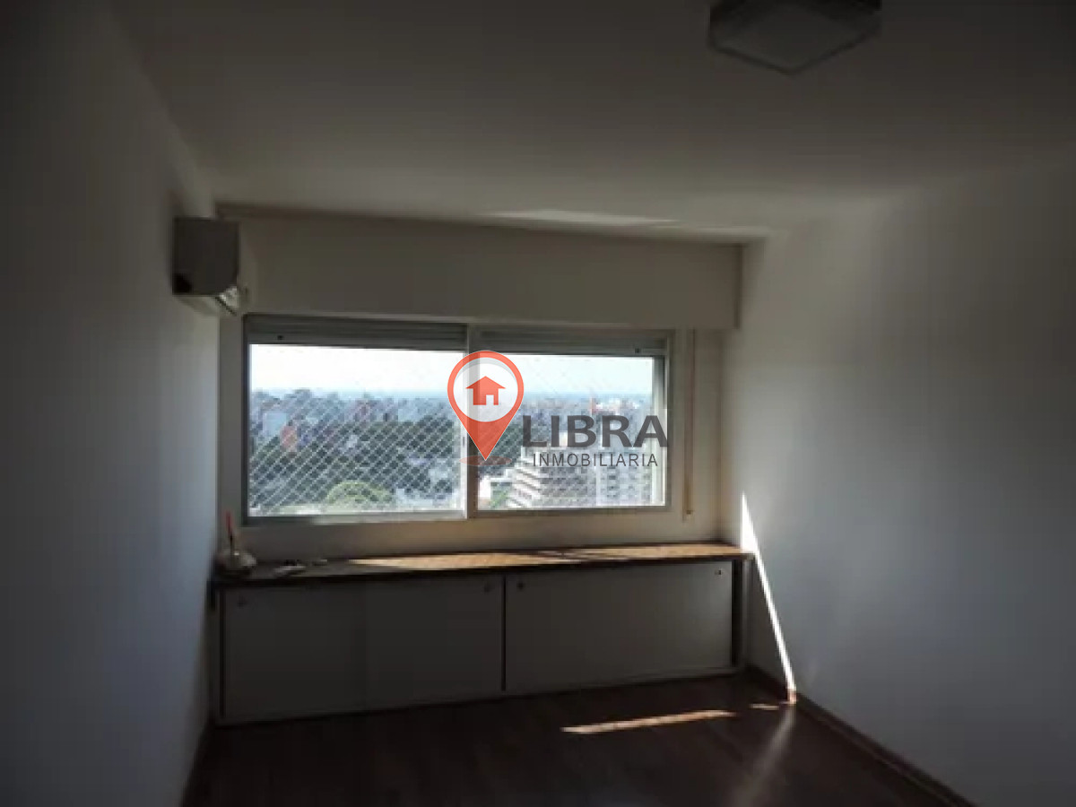 Apartamento ID.9947 - Hermoso Apartamento De 3 Dormitorios En Punta Carretas 