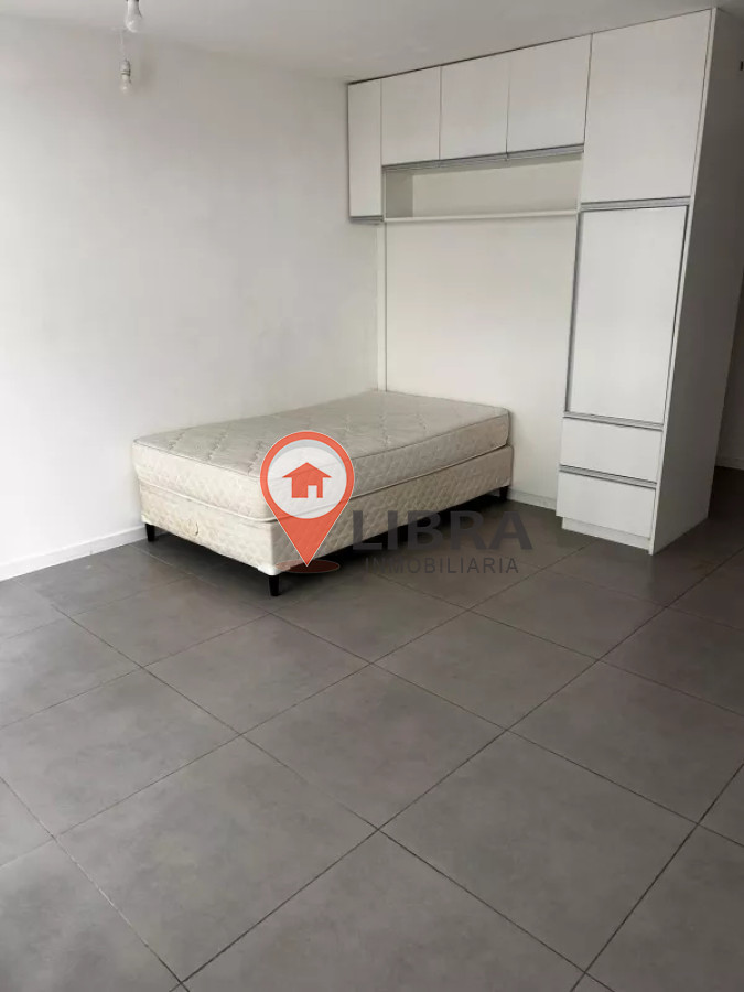 Apartamento ID.8485 - Alquiler De Monoambiente Patio Y Parrillero En Pocitos