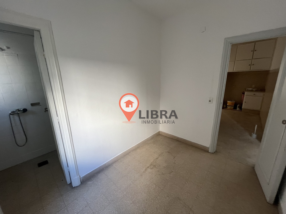 Apartamento ID.3050 - IMPERDIBLE! SE VENDE EN CIUDAD VIEJA 3 DORMITORIOS 2 BAÑOS!