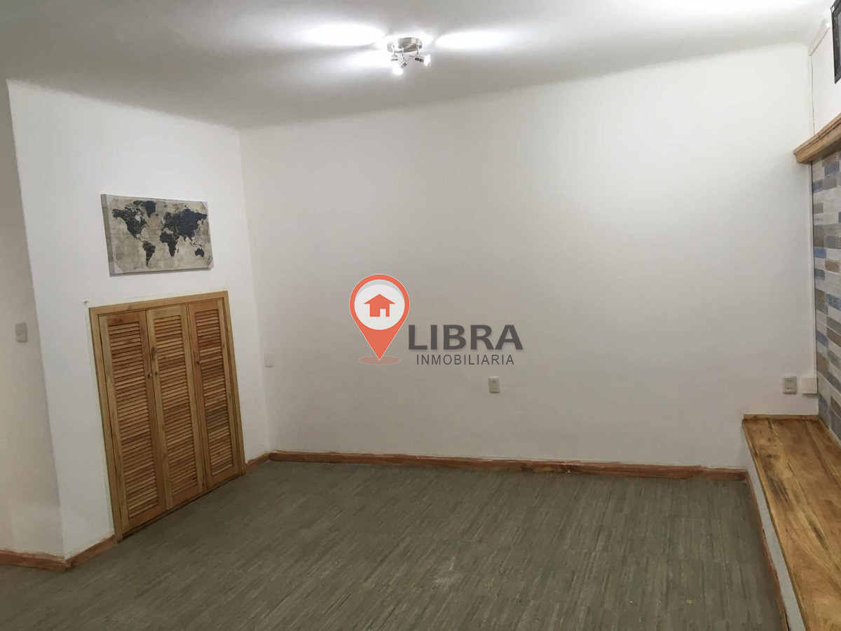 Apartamento ID.3453 - Alquiler Apartamento 2 Dormitorios Reducto Con Patio Luminoso