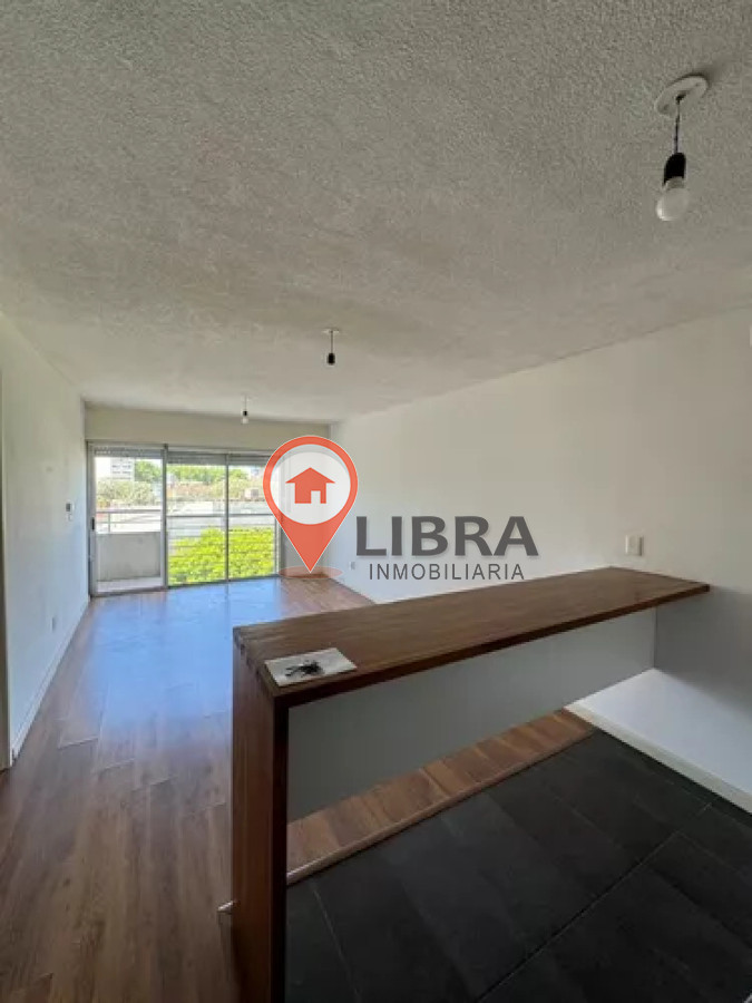 Apartamento ID.6874 - Alquiler Apartamento De 1 Dormitorio Balcón Garaje Pocitos 