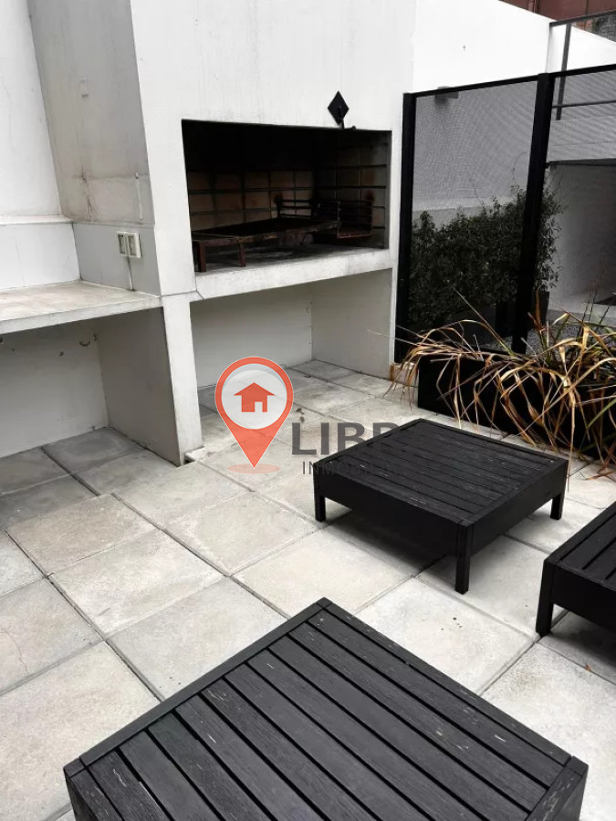 Apartamento ID.8485 - Alquiler De Monoambiente Patio Y Parrillero En Pocitos