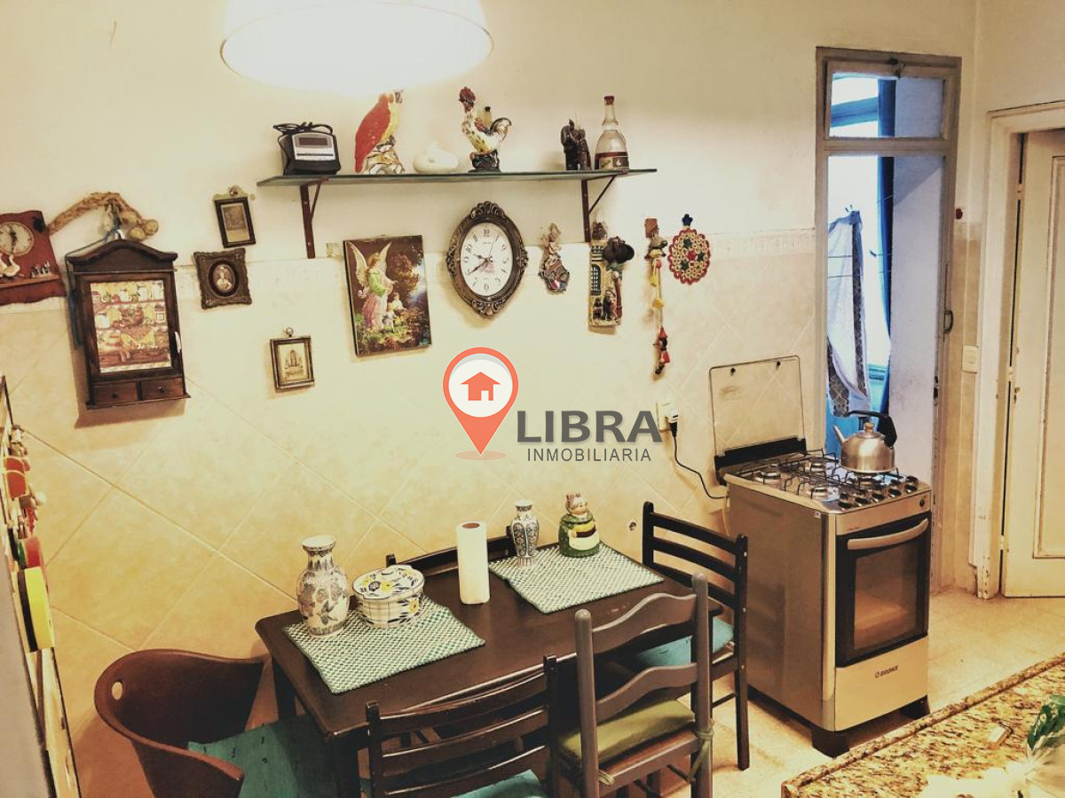 Apartamento ID.3050 - IMPERDIBLE! SE VENDE EN CIUDAD VIEJA 3 DORMITORIOS 2 BAÑOS!