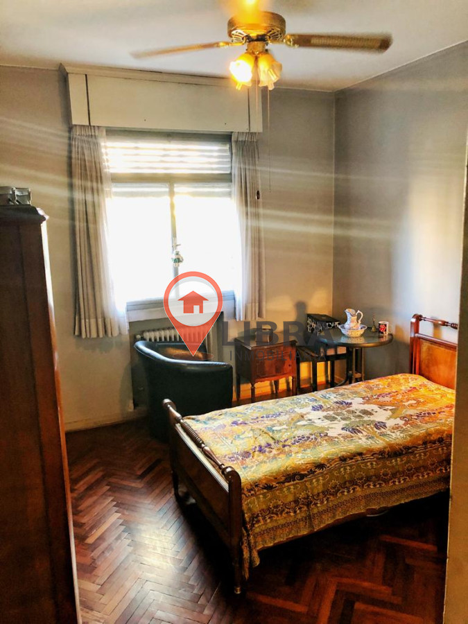 Apartamento ID.3050 - IMPERDIBLE! SE VENDE EN CIUDAD VIEJA 3 DORMITORIOS 2 BAÑOS!