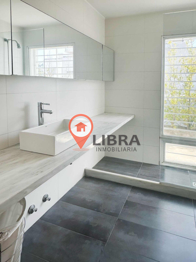 Apartamento ID.4757 - Alquiler Apto 2 Dorm 3 Baños Garage Terraza Punta Carretas