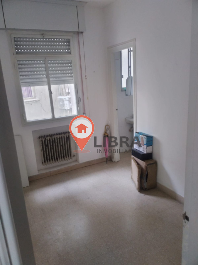 Apartamento ID.3050 - IMPERDIBLE! SE VENDE EN CIUDAD VIEJA 3 DORMITORIOS 2 BAÑOS!