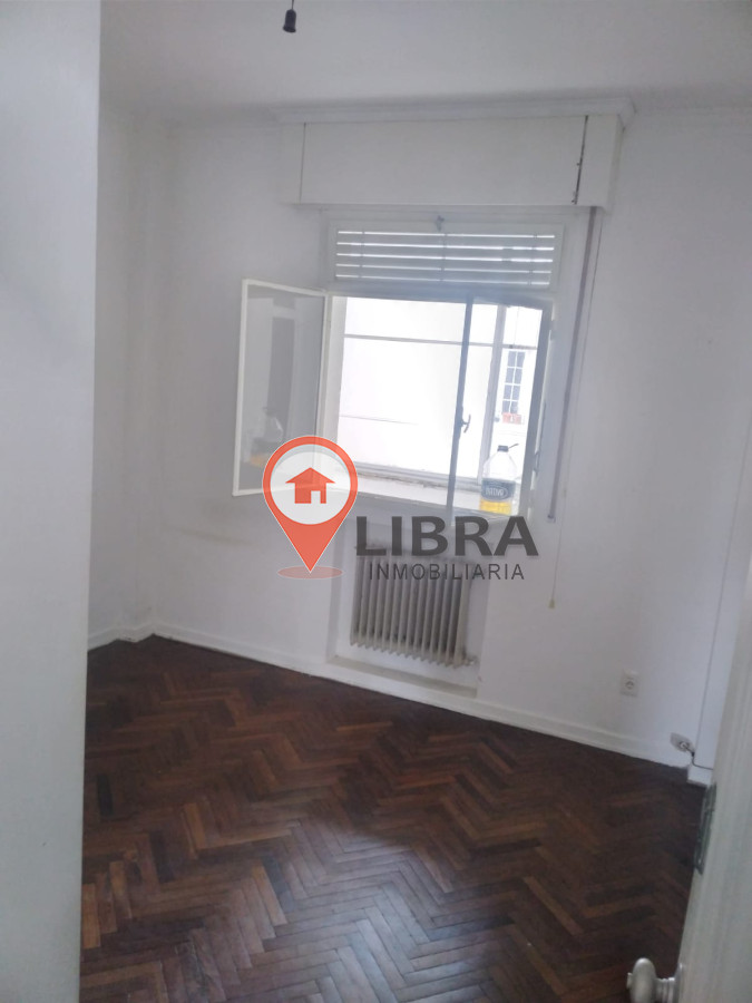 Apartamento ID.3050 - IMPERDIBLE! SE VENDE EN CIUDAD VIEJA 3 DORMITORIOS 2 BAÑOS!