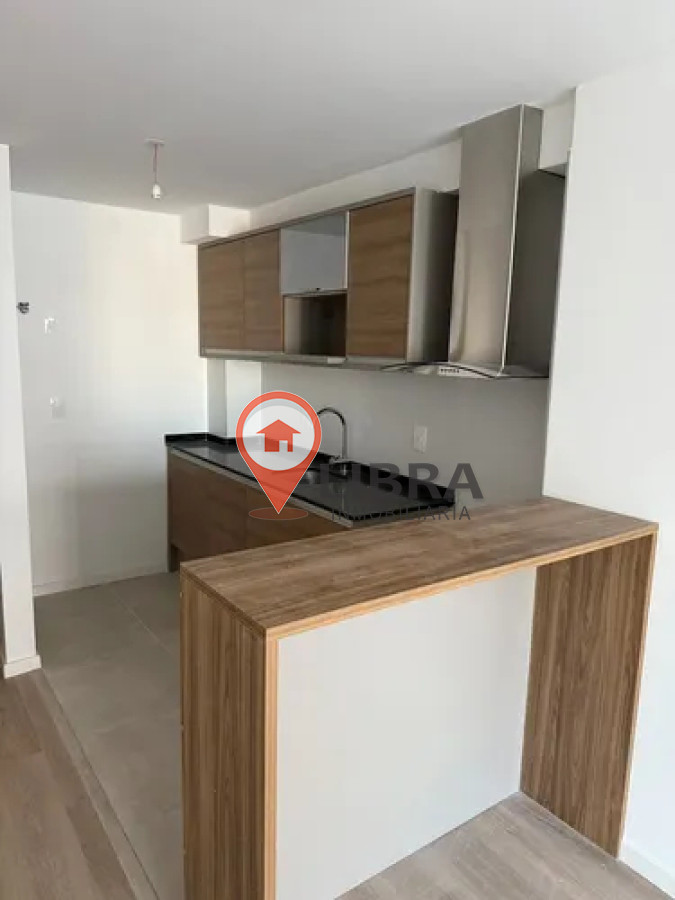 Apartamento ID.9836 - Hermoso Apartamento De Un Dormitorio Con Vestidor Y Garage En La Comercial