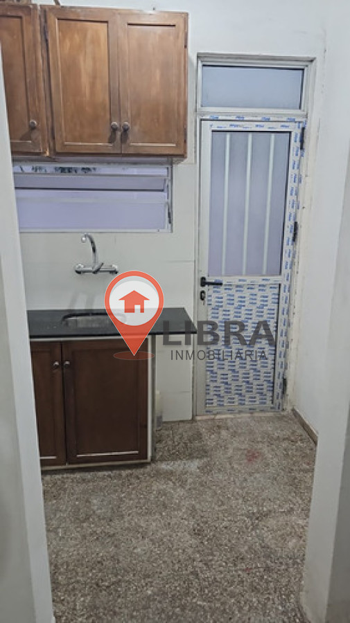 Apartamento ID.9150 - Alquiler Cómodo Apto Al Frente 2 Dormitorios Patio En Parque Rodó