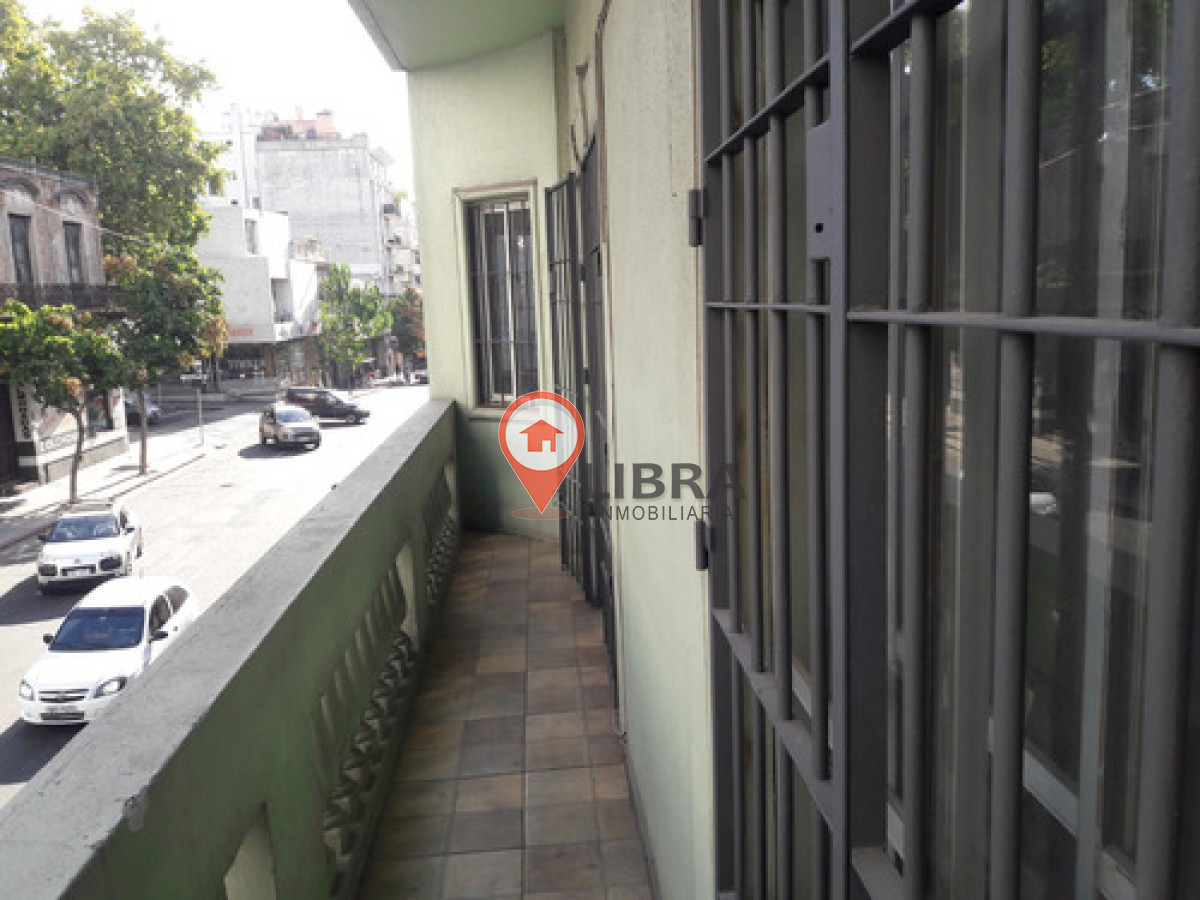 Apartamento ID.9027 - Alquiler Apartamento 2 Dormitorios Balcon Centro