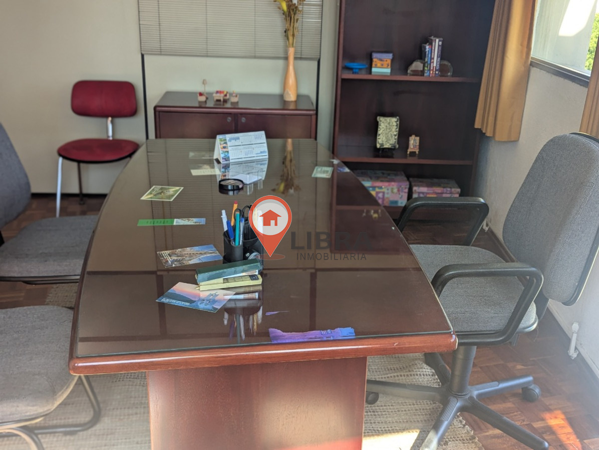 Apartamento ID.7644 - Apartamento Torre El Gaucho Para Oficina O Consultorio Vista A 18 De Julio