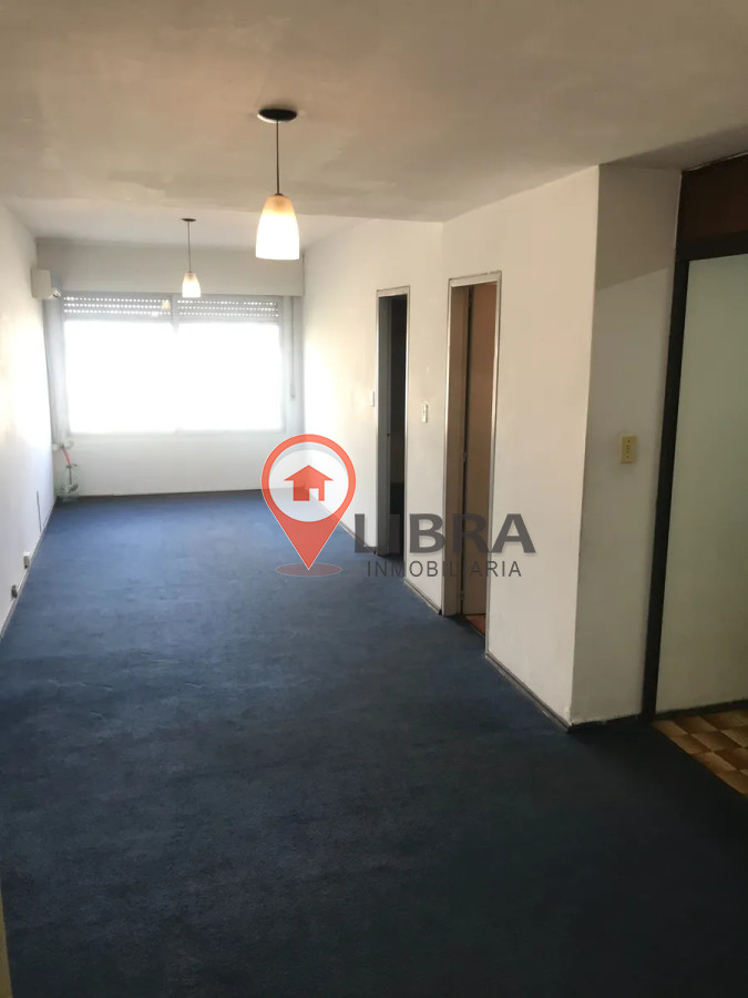 Apartamento ID.10210 - Alquiler Apartamento 1 Dormitorio Al Frente Luminoso Centro