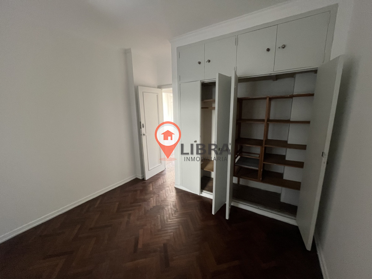 Apartamento ID.3050 - IMPERDIBLE! SE VENDE EN CIUDAD VIEJA 3 DORMITORIOS 2 BAÑOS!