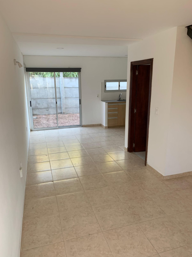 Apartamento ID.5564 - Alquiler Duplex 2 Dorm Balcón Patio Cochera Malvin Norte