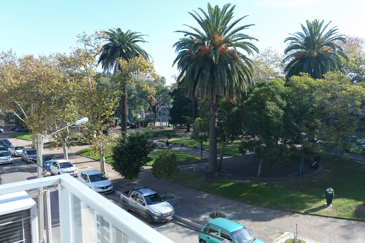 Apartamento ID.7363 - Hermoso Apartamento De 1 Dormitorio En Pocitos Con Balcón Y Garaje Amoblado