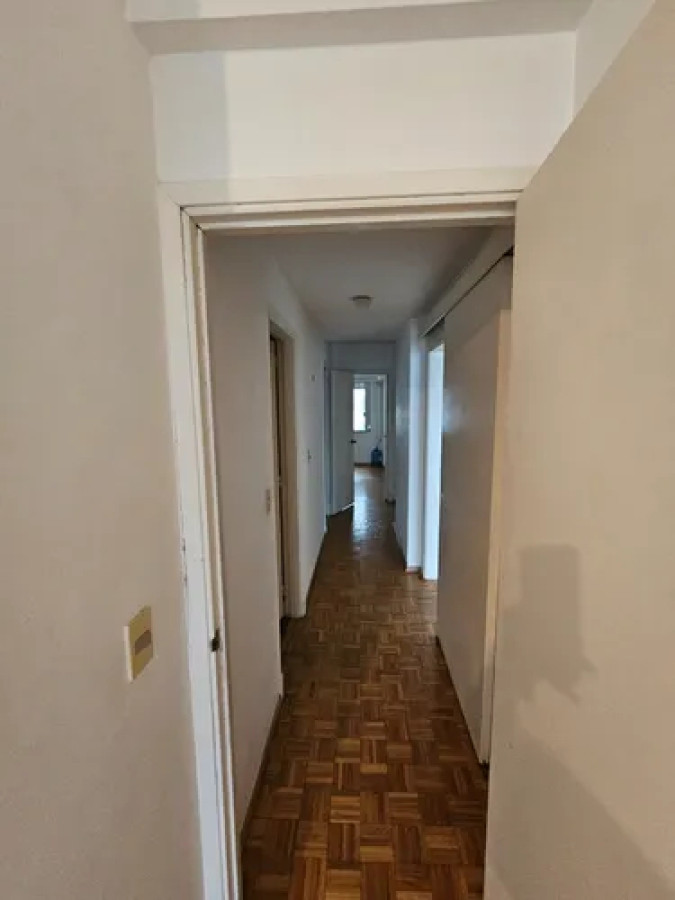 Apartamento ID.10030 - Hermoso Apartamento De 3 Dorm  Frente A La Rambla Pocitos