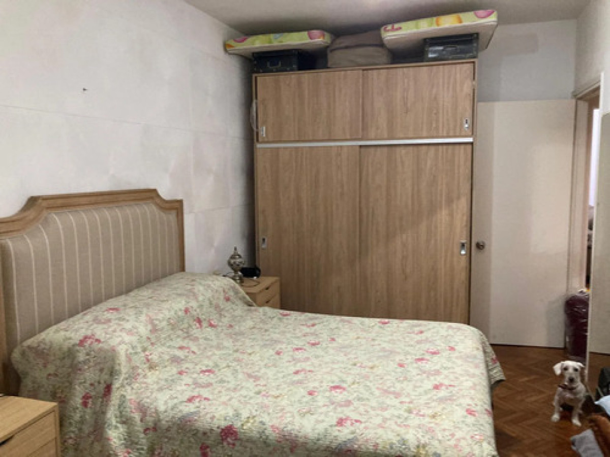 Apartamento ID.12306 - Venta Apartamento 2 Dormitorios, Al Frente Y A Pasos De La Rambla.