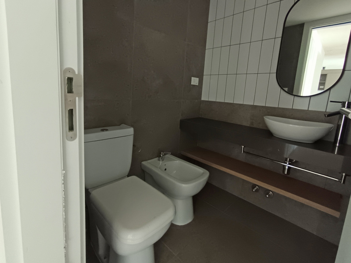 Apartamento ID.13150 - Alquiler Apartamento A Estrenar 2 Dormitorios Balcón Al Frente En Centro