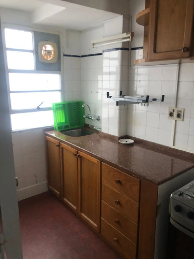 Apartamento ID.12975 - Alquiler Apartamento 1 Dormitorio En Planta Baja Con Patio Semiamoblado Tres Cruces