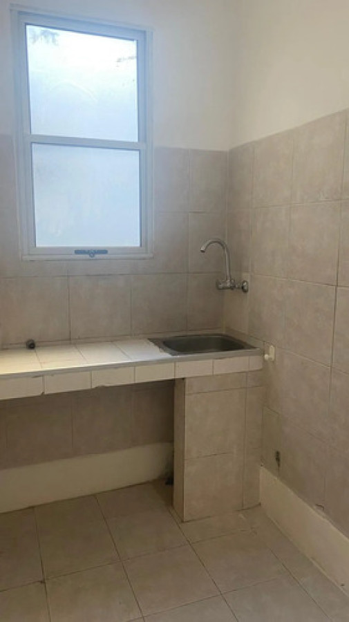 Apartamento ID.11941 - Alquiler Apto 2do Por Escalera 3 Dormitorios Cordón Sur