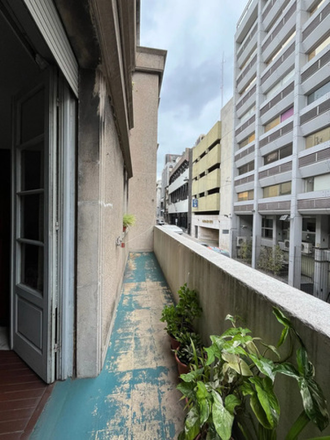 Apartamento ID.12555 - Venta Apartamento De 1 Dormitorio Con Balcón En Ciudad Vieja