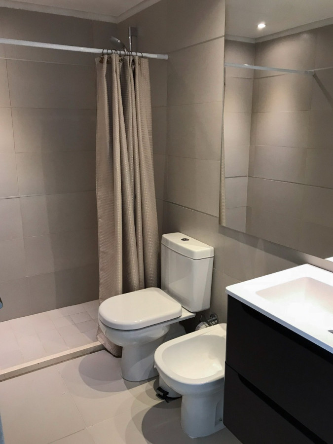 Apartamento ID.7363 - Hermoso Apartamento De 1 Dormitorio En Pocitos Con Balcón Y Garaje Amoblado