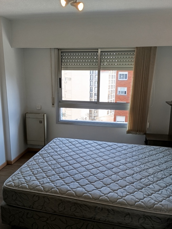 Apartamento ID.5806 - Alquiler Apartamento Tres Cruces 1 Dormitorio Amueblado