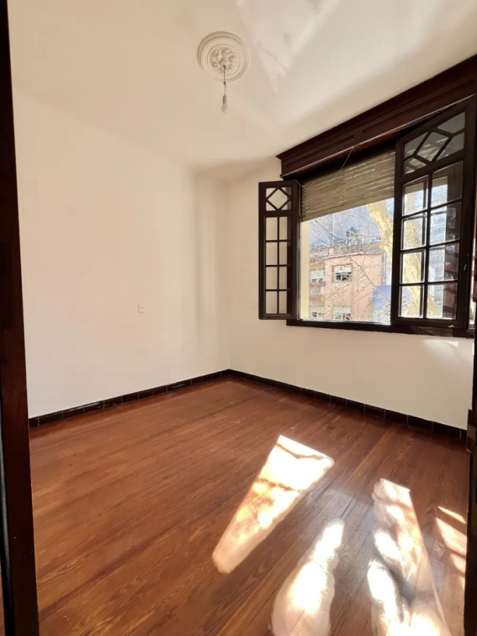 Apartamento ID.13160 - Alquiler Apartamento 3 Dormitorios 2 Baños Con Patio En Cordón