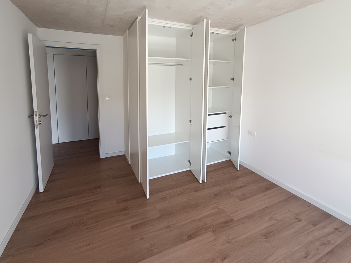 Apartamento ID.13150 - Alquiler Apartamento A Estrenar 2 Dormitorios Balcón Al Frente En Centro