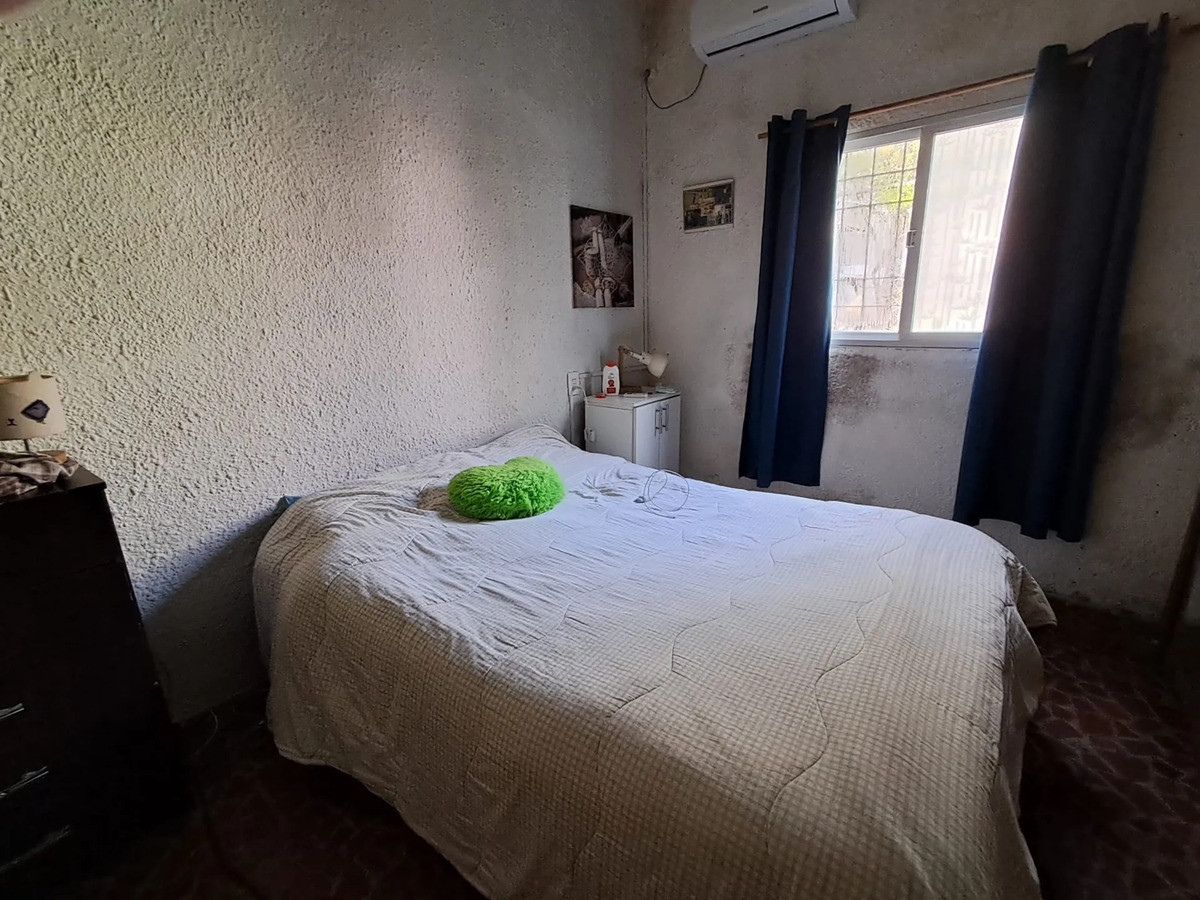 Apartamento ID.13113 - Alquiler Apartamento 2 Dormitorios Pequeño Patio Muy Luminoso Sin Gastos Comunes En Cerrito